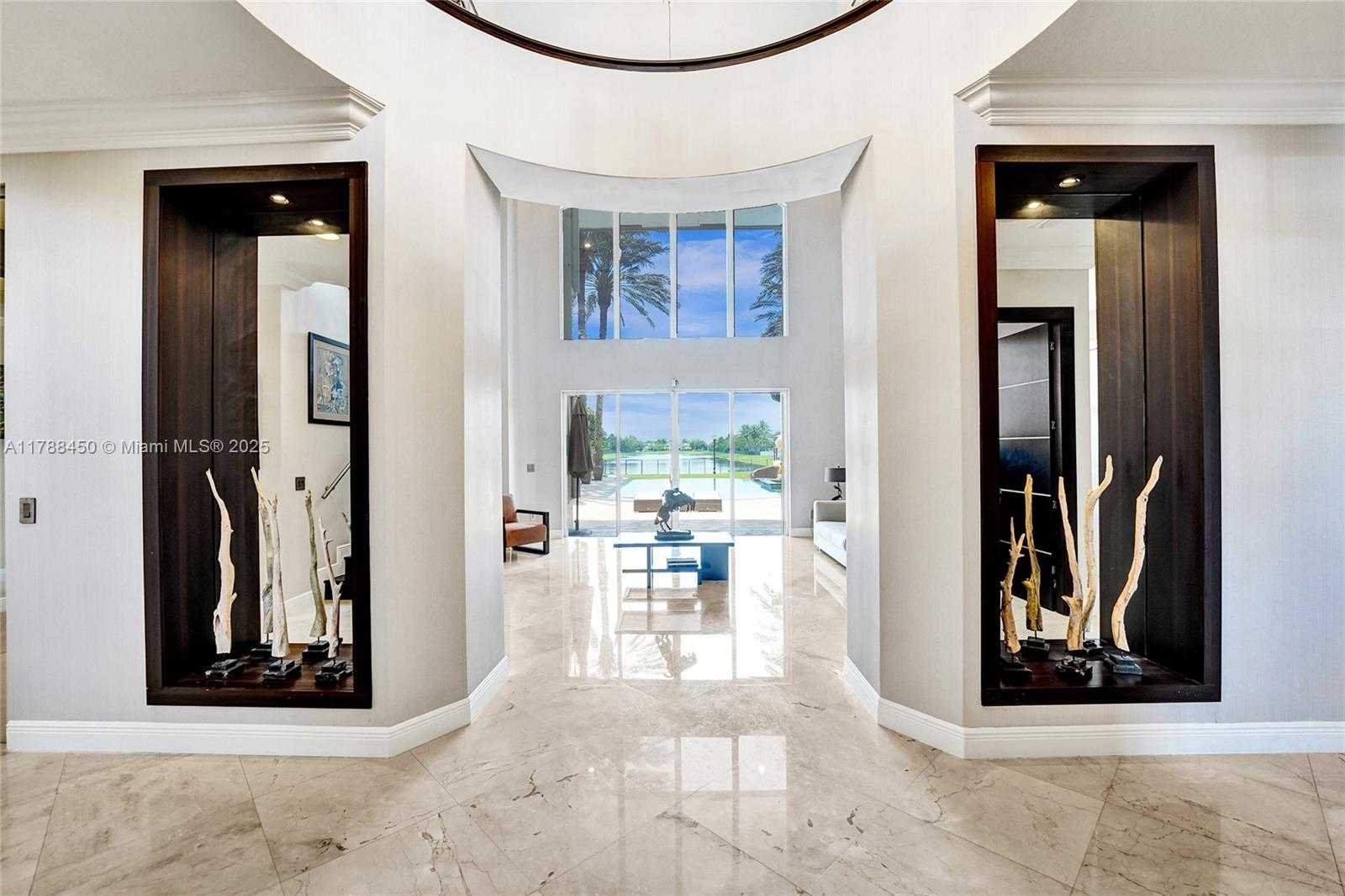 Small Image of 11356 CANYON MAPLE BLVD, Davie Number 5