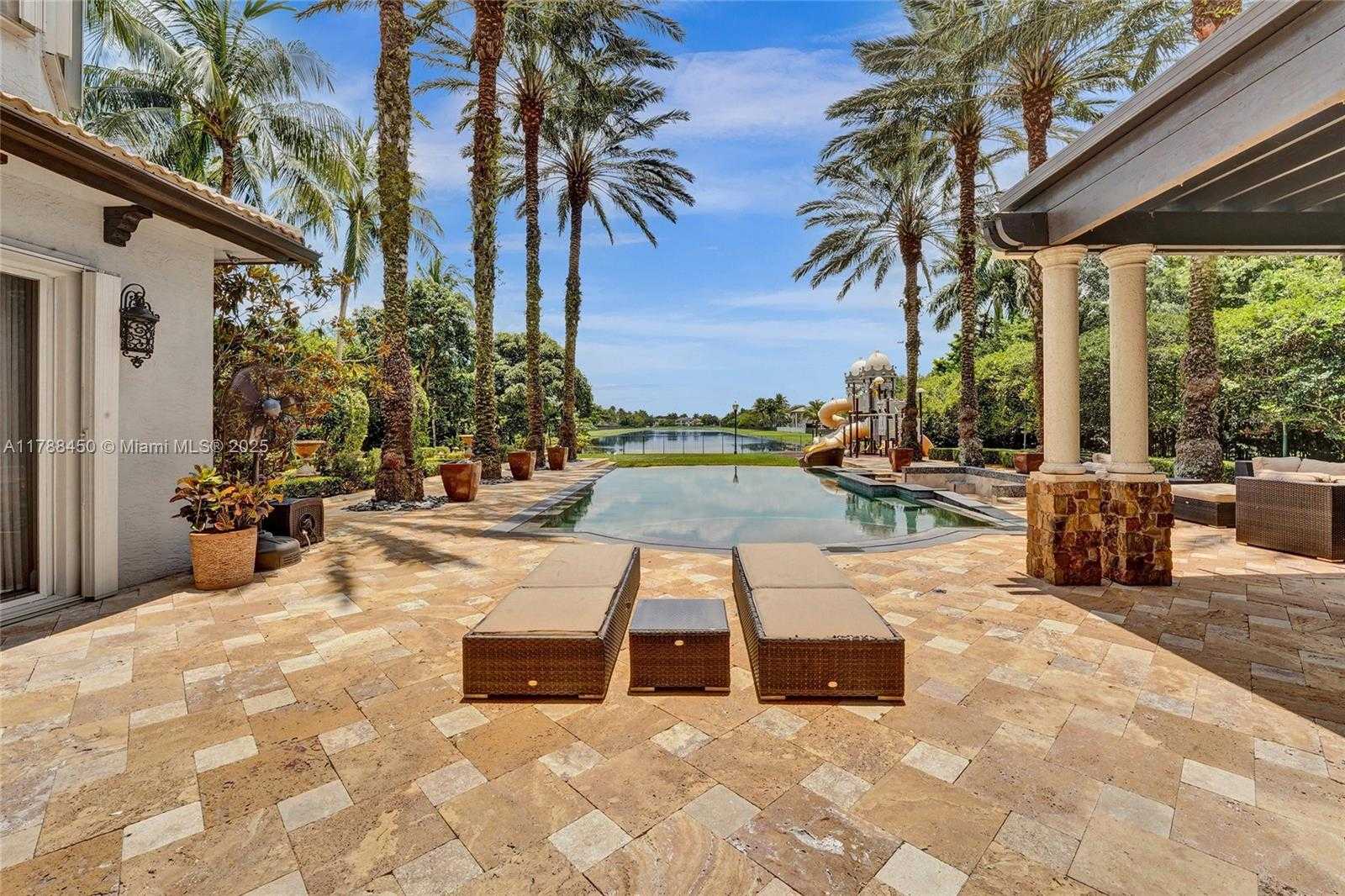 Small Image of 11356 CANYON MAPLE BLVD, Davie Number 54