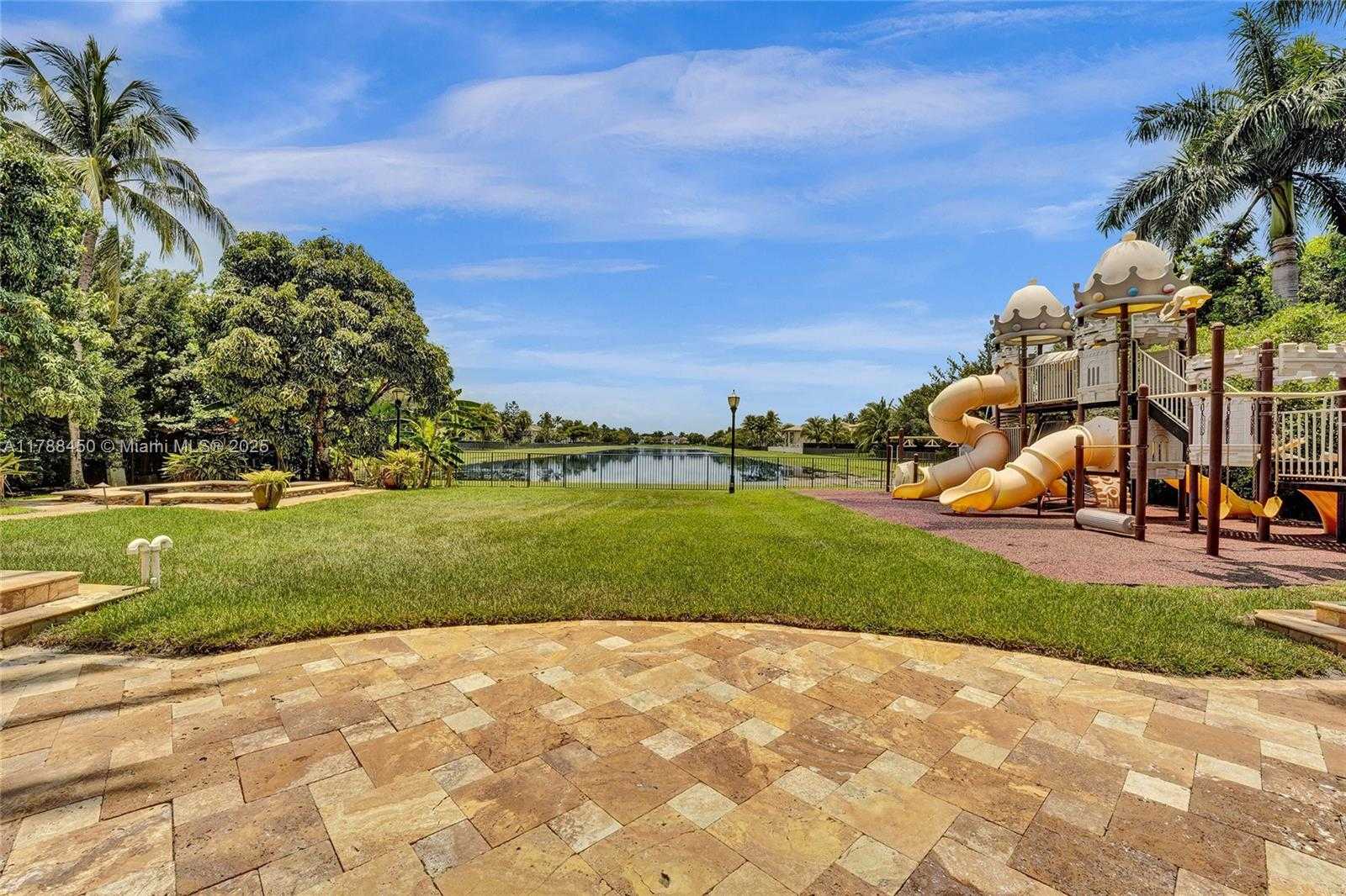 Small Image of 11356 CANYON MAPLE BLVD, Davie Number 65
