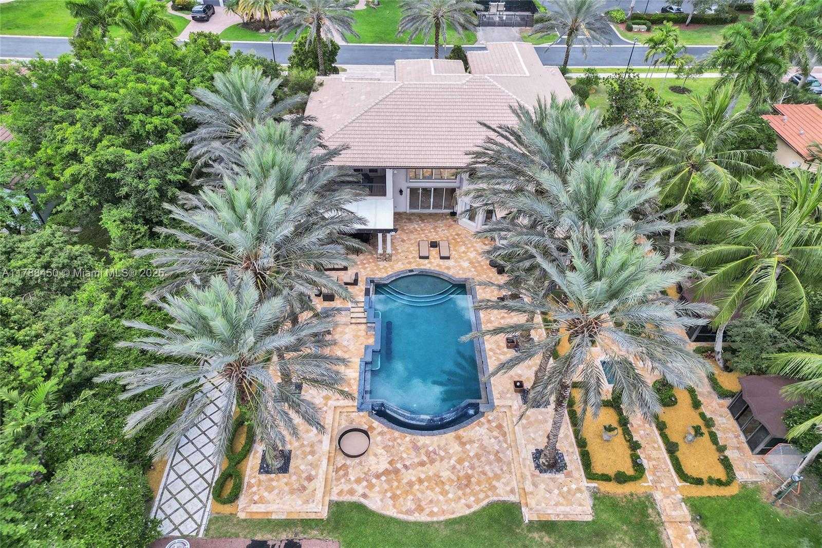 Small Image of 11356 CANYON MAPLE BLVD, Davie Number 69