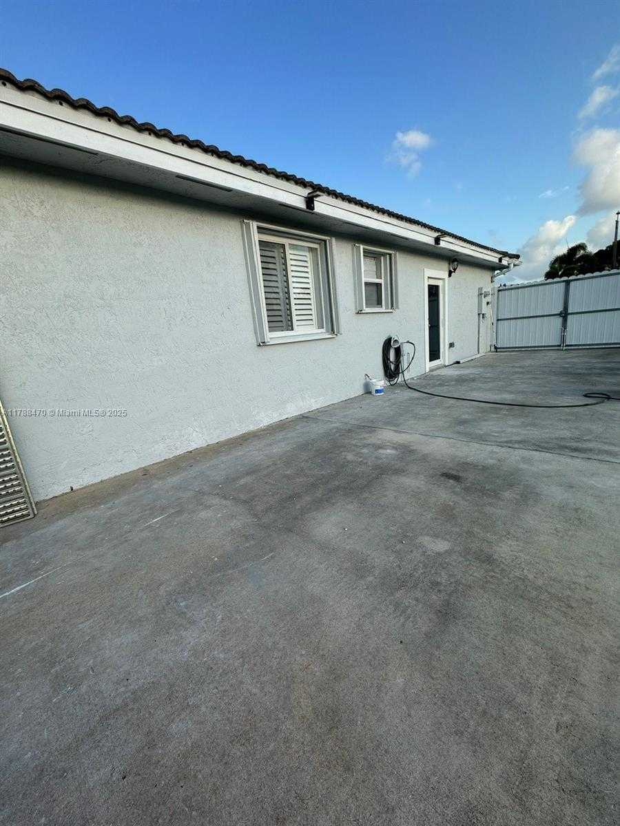 Small Image of 15433 SOUTH WEST 278TH ST, Homestead Number 32