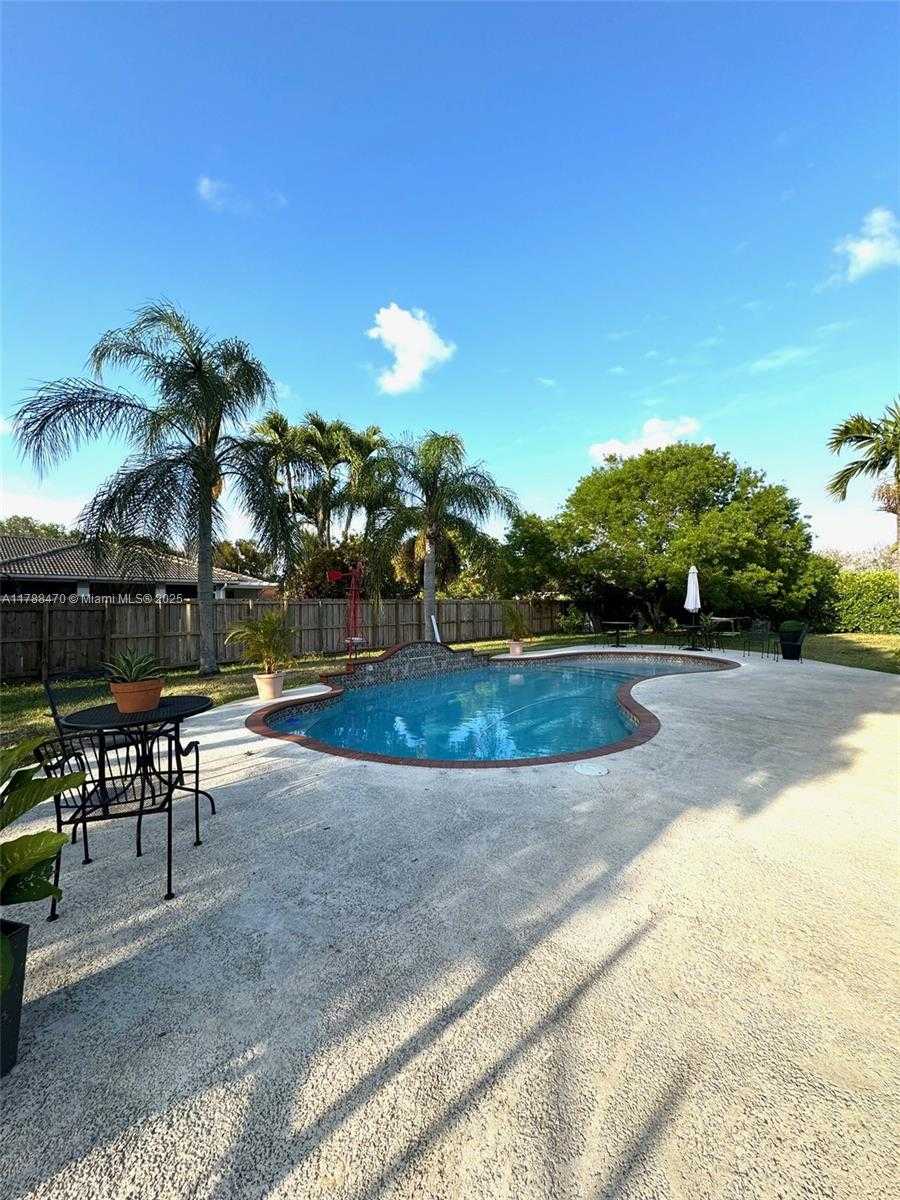 Small Image of 15433 SOUTH WEST 278TH ST, Homestead Number 38