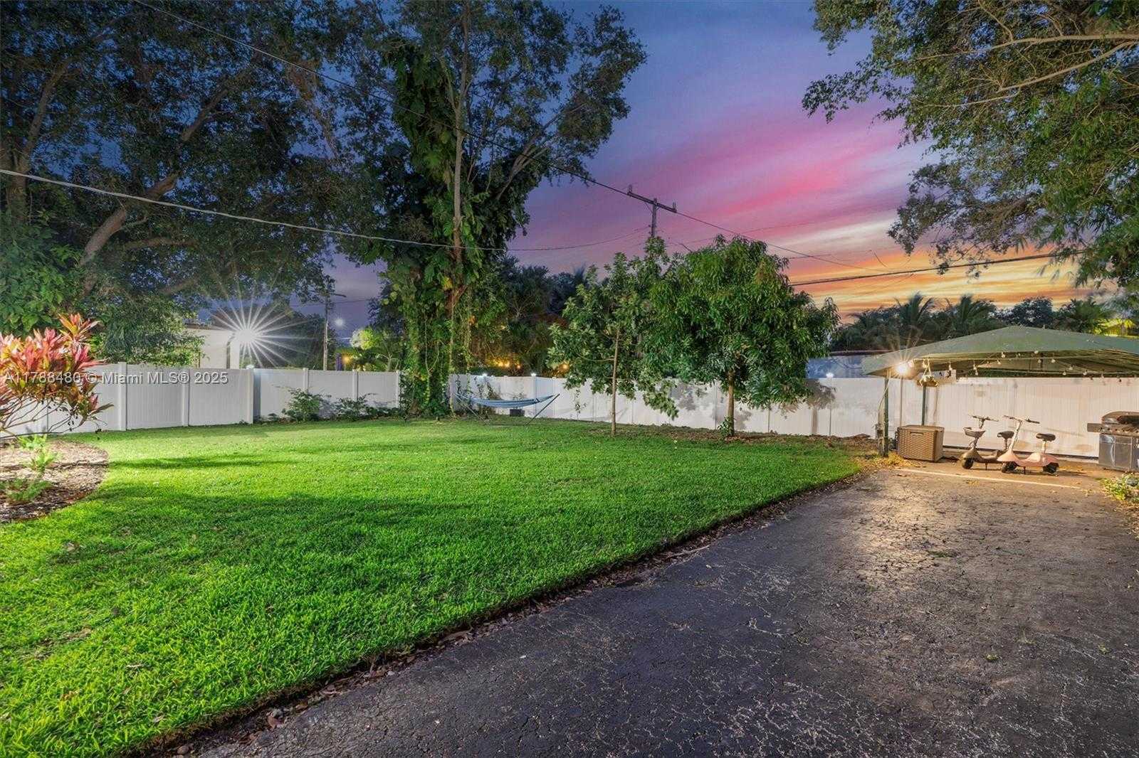 Small Image of 558 NORTH EAST 94TH ST, Miami Shores Number 10