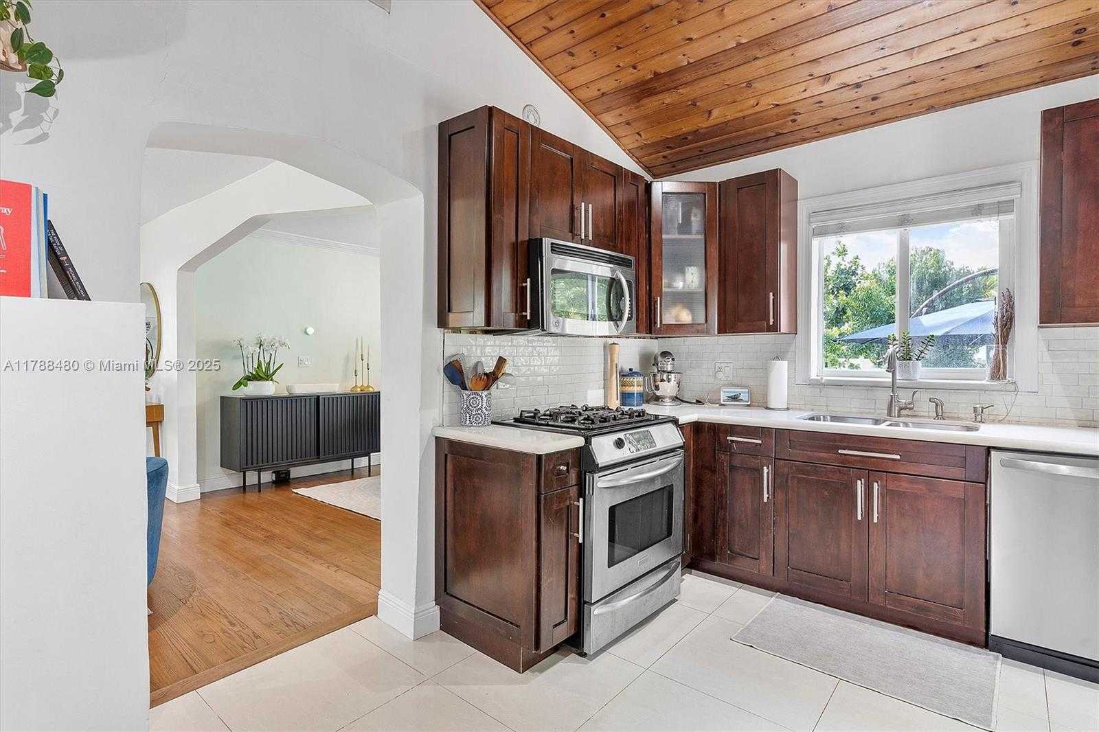 Small Image of 558 NORTH EAST 94TH ST, Miami Shores Number 28