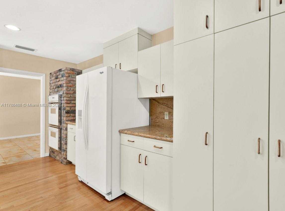 Small Image of 17737 SOUTH WEST 86TH AVE, Palmetto Bay Number 10