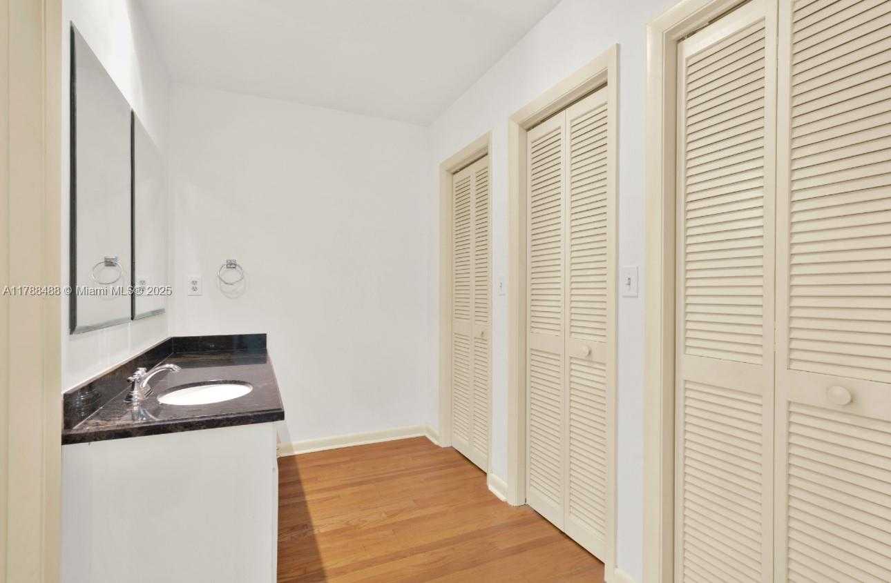 Small Image of 17737 SOUTH WEST 86TH AVE, Palmetto Bay Number 29