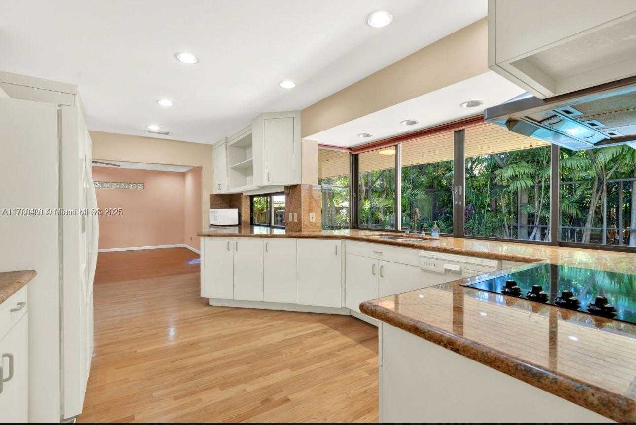 Small Image of 17737 SOUTH WEST 86TH AVE, Palmetto Bay Number 6