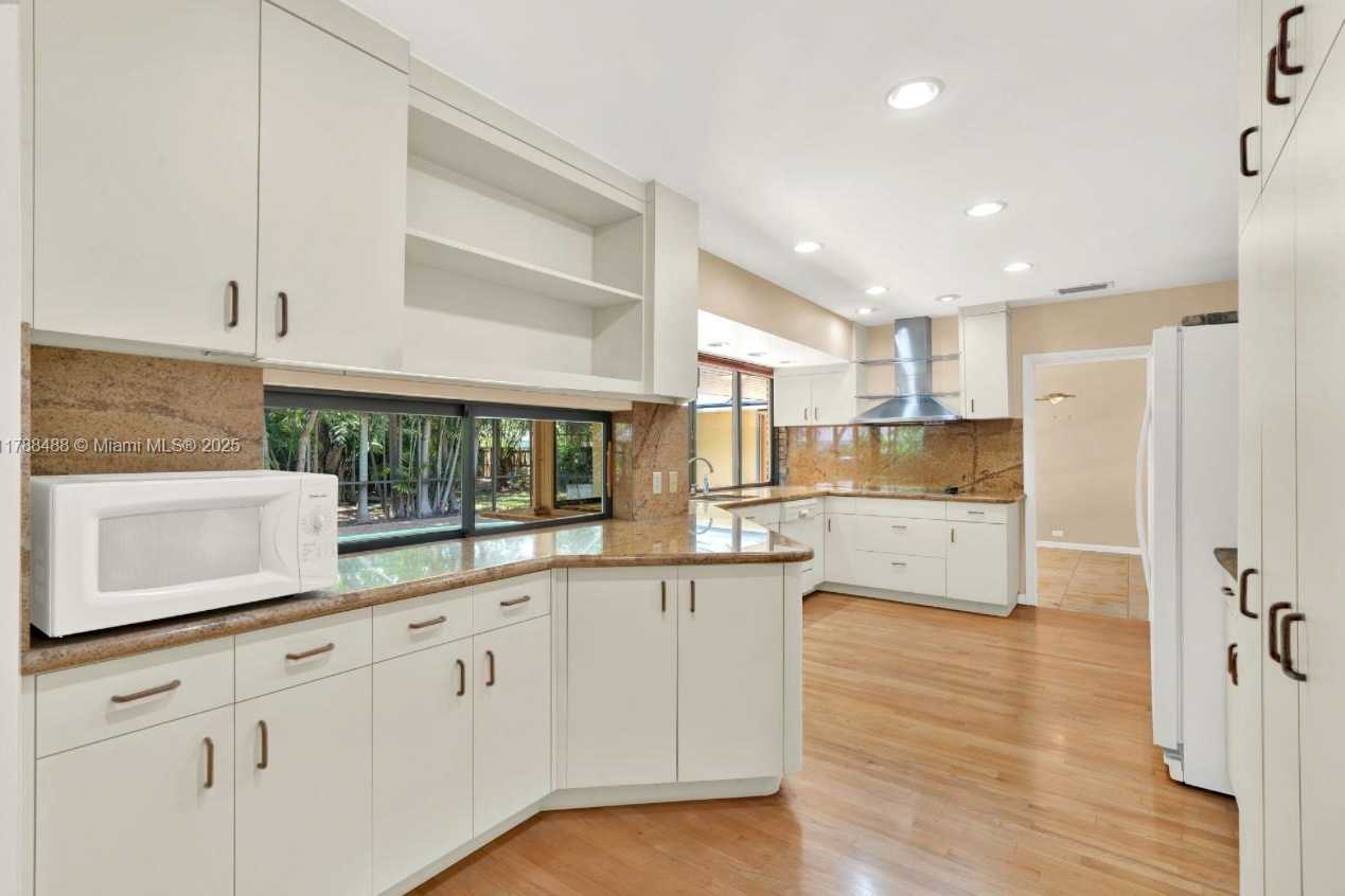Small Image of 17737 SOUTH WEST 86TH AVE, Palmetto Bay Number 7