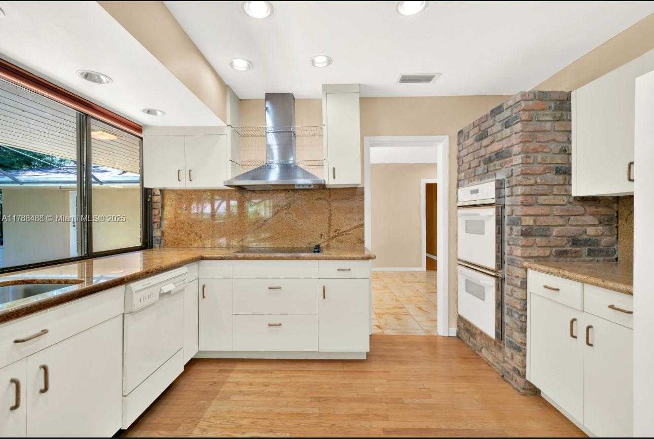 Small Image of 17737 SOUTH WEST 86TH AVE, Palmetto Bay Number 9