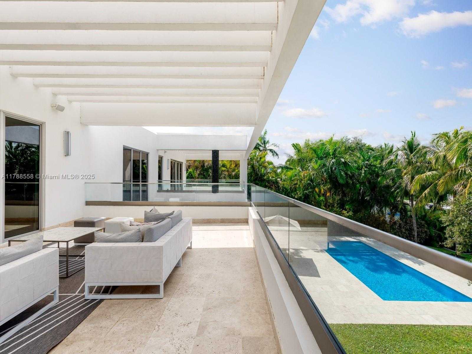 Small Image of 6300 CABALLERO BLVD, Coral Gables Number 11