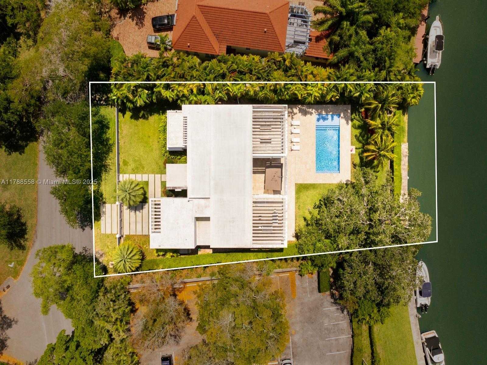 Small Image of 6300 CABALLERO BLVD, Coral Gables Number 16