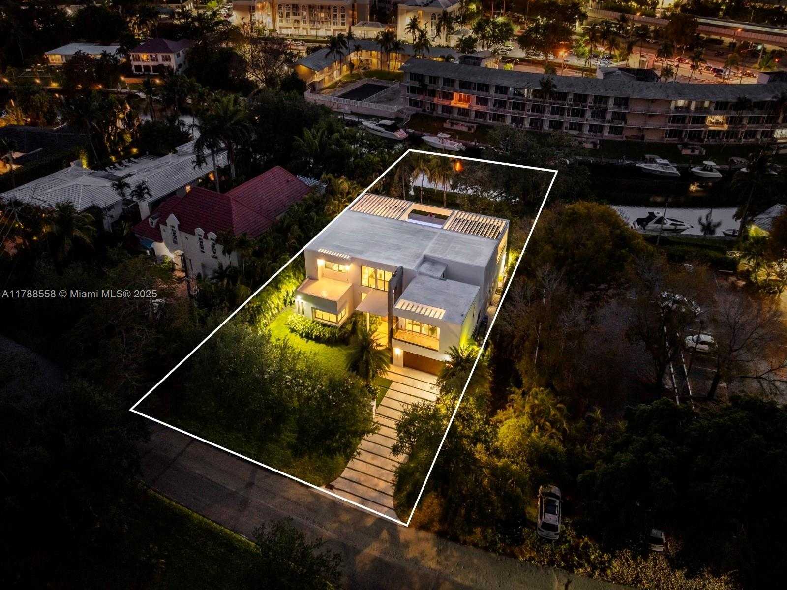 Small Image of 6300 CABALLERO BLVD, Coral Gables Number 17