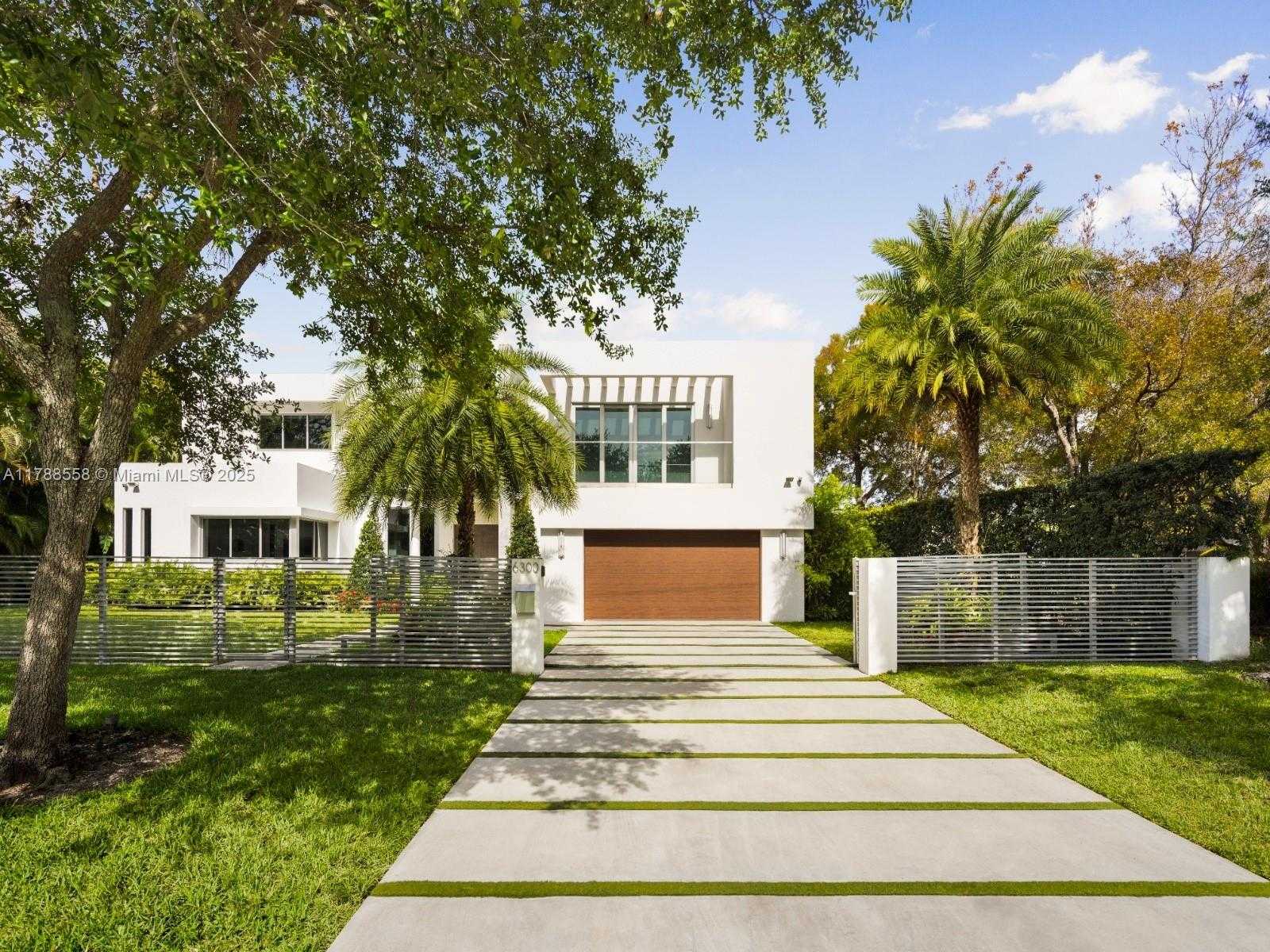 Small Image of 6300 CABALLERO BLVD, Coral Gables Number 3