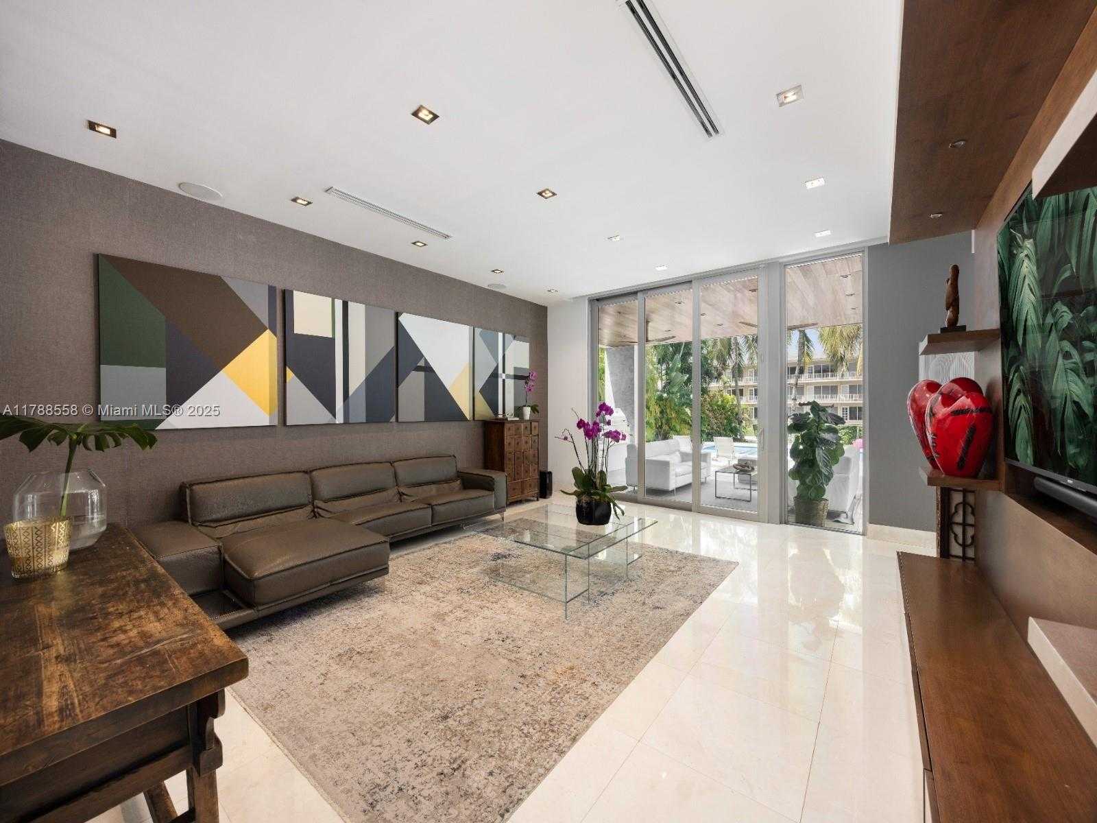 Small Image of 6300 CABALLERO BLVD, Coral Gables Number 7