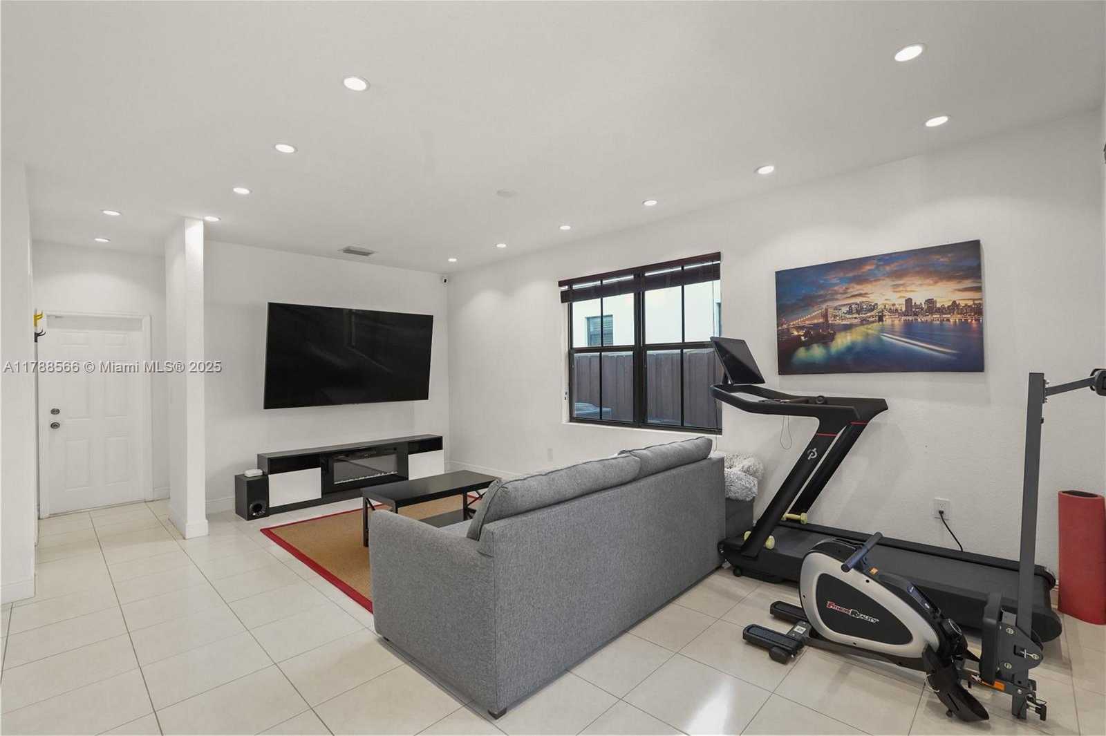 Small Image of 10371 NORTH WEST 10TH ST, Miami Number 11