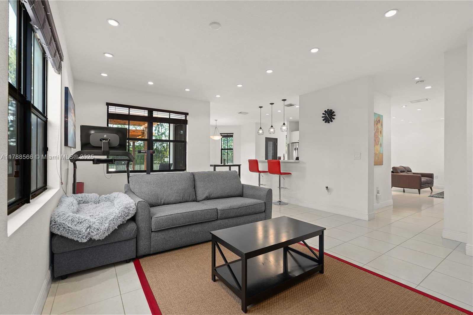 Small Image of 10371 NORTH WEST 10TH ST, Miami Number 12