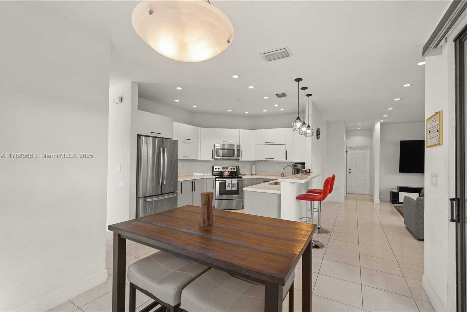 Small Image of 10371 NORTH WEST 10TH ST, Miami Number 13