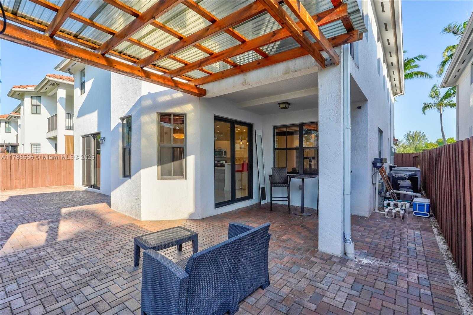 Small Image of 10371 NORTH WEST 10TH ST, Miami Number 16