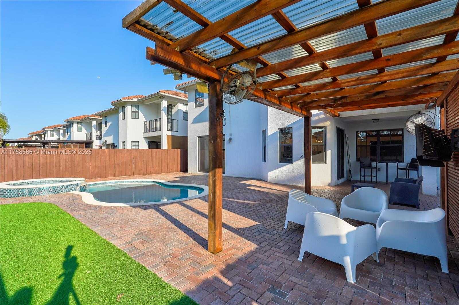 Small Image of 10371 NORTH WEST 10TH ST, Miami Number 17