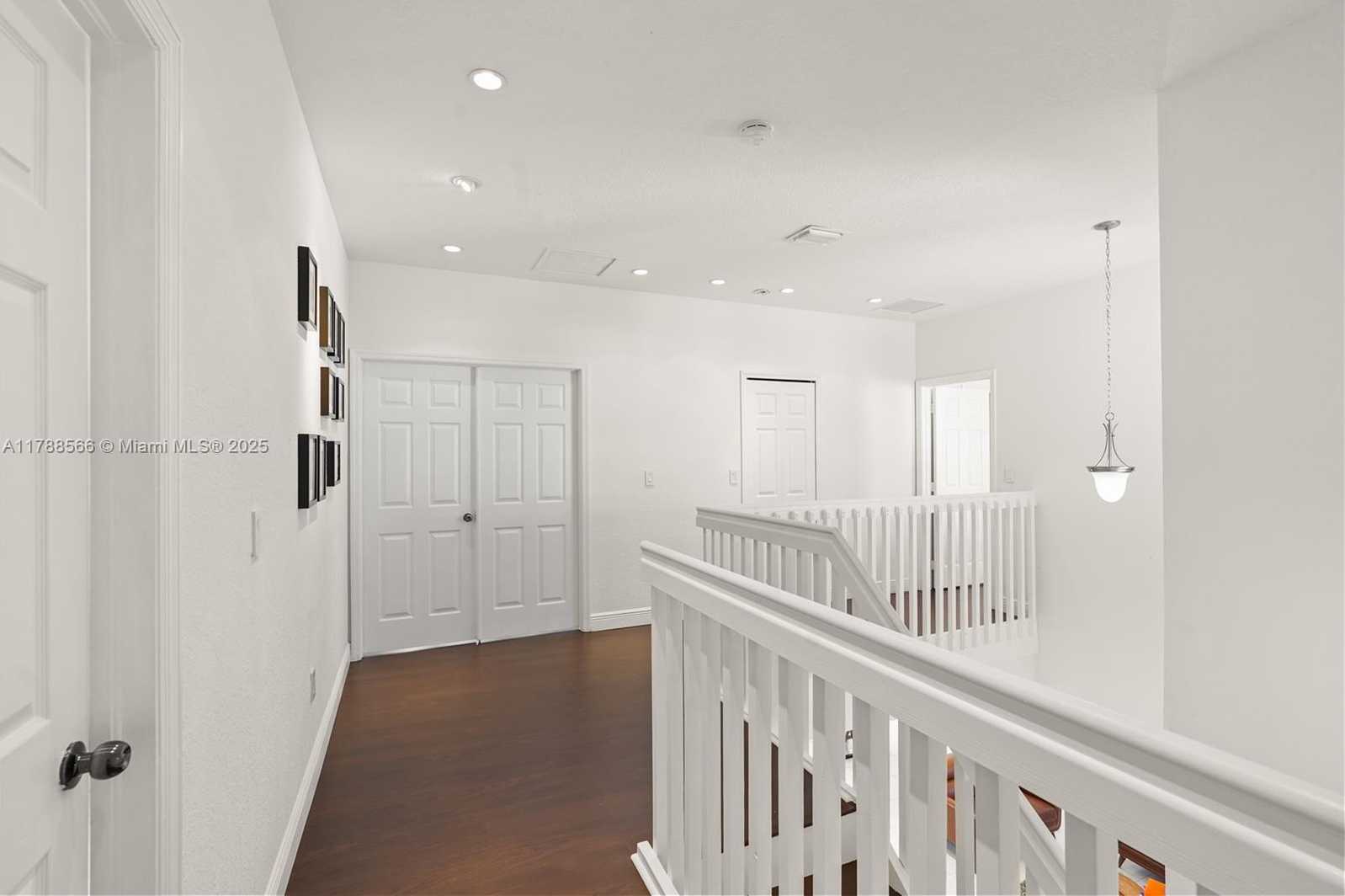 Small Image of 10371 NORTH WEST 10TH ST, Miami Number 25