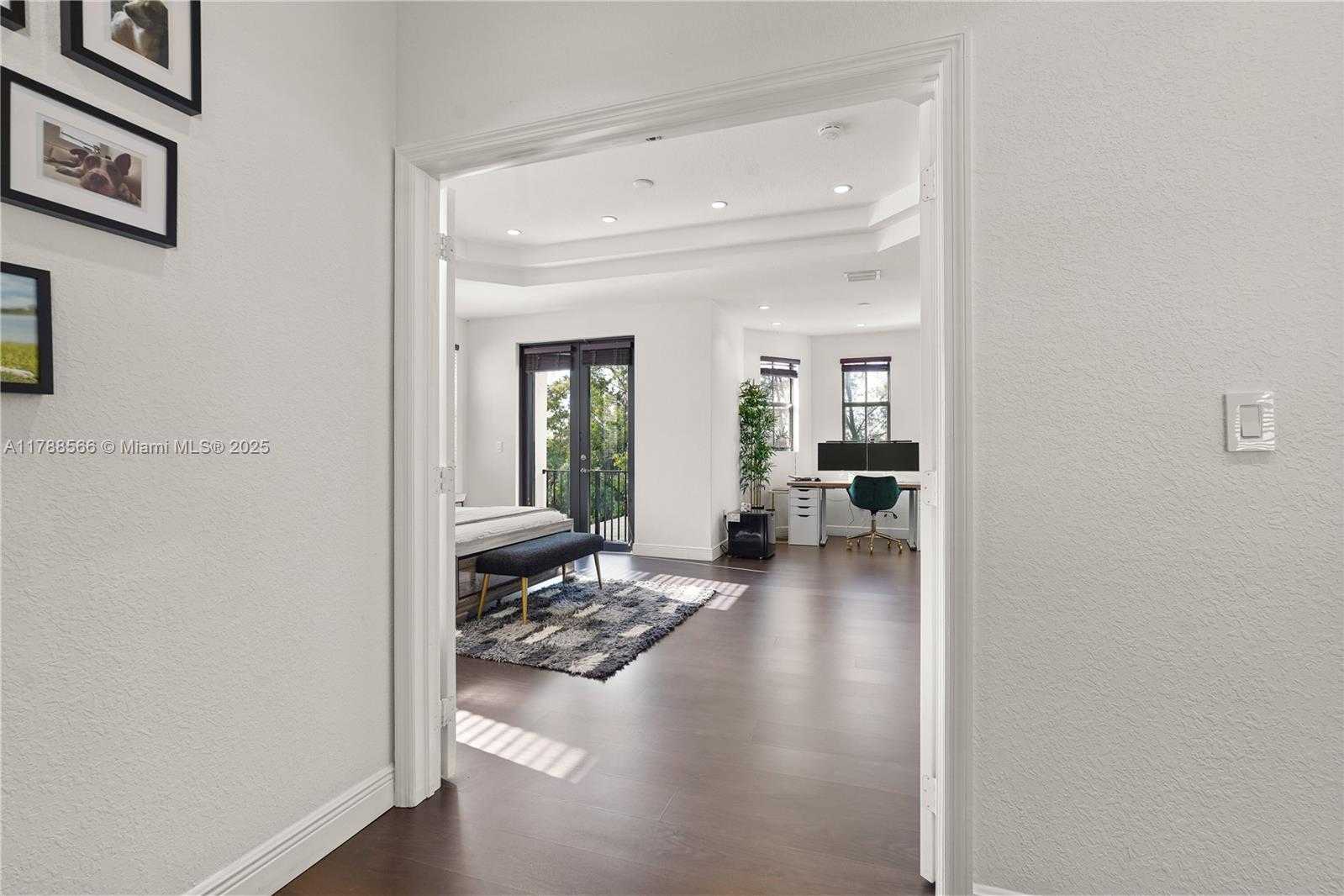 Small Image of 10371 NORTH WEST 10TH ST, Miami Number 26