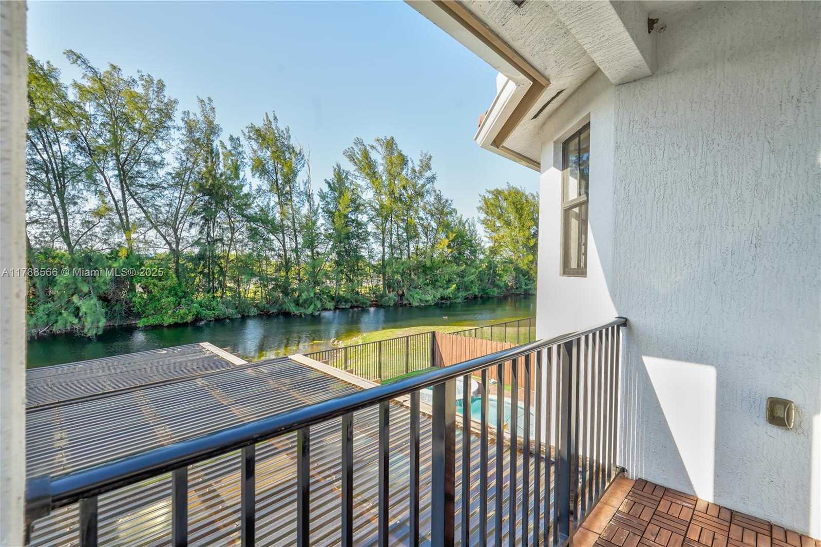 Small Image of 10371 NORTH WEST 10TH ST, Miami Number 29