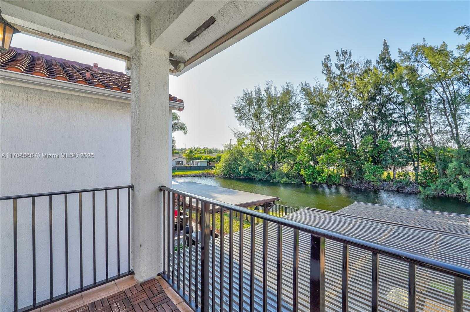 Small Image of 10371 NORTH WEST 10TH ST, Miami Number 30
