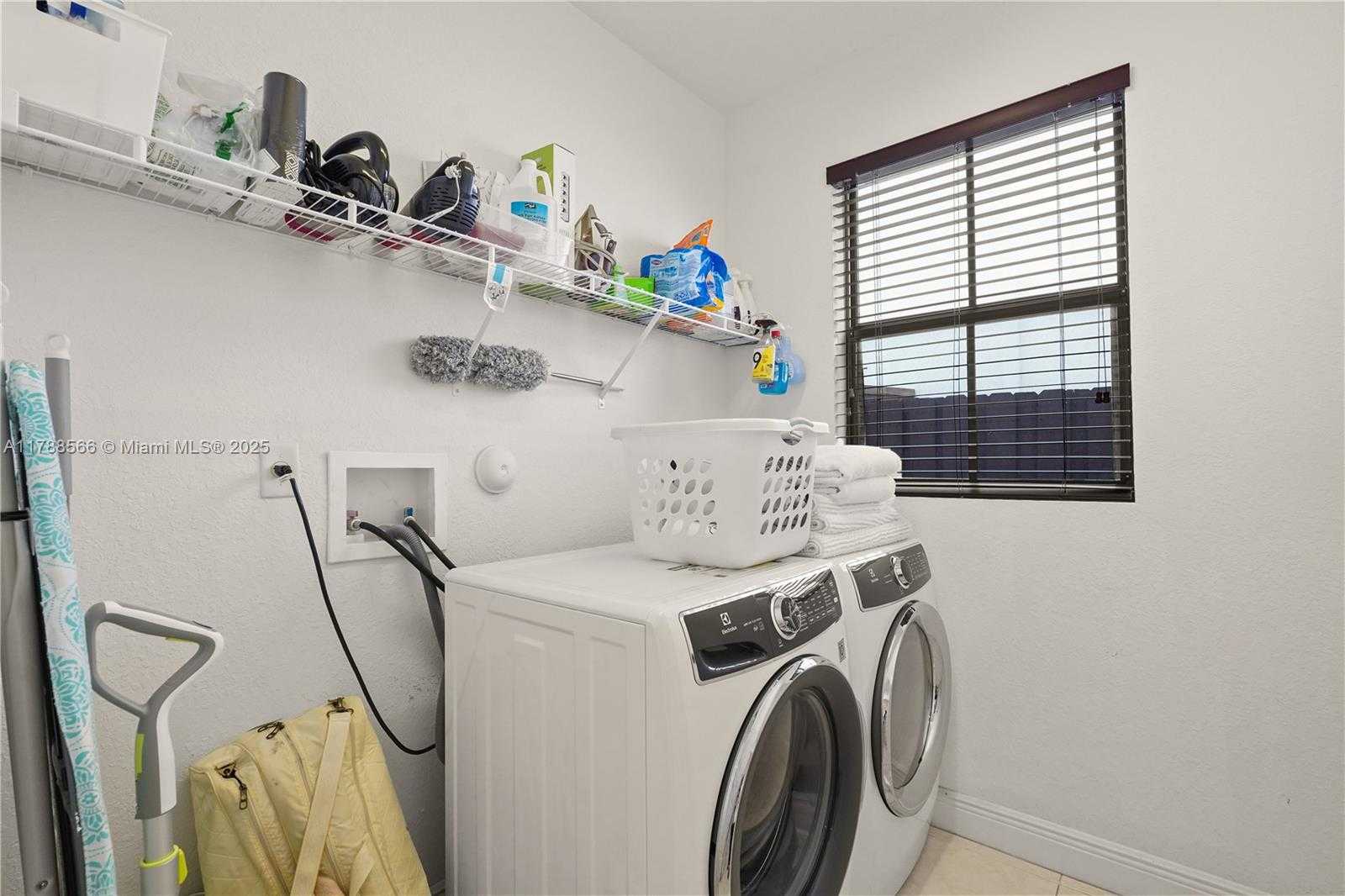 Small Image of 10371 NORTH WEST 10TH ST, Miami Number 42