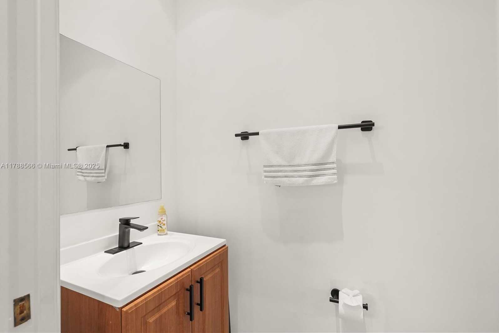 Small Image of 10371 NORTH WEST 10TH ST, Miami Number 43