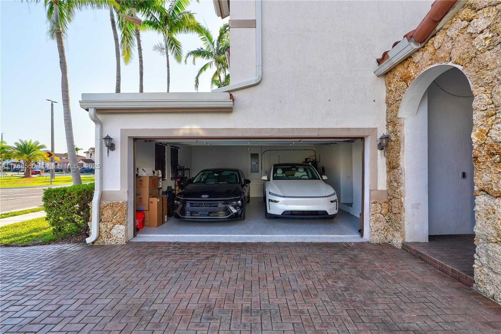 Small Image of 10371 NORTH WEST 10TH ST, Miami Number 5