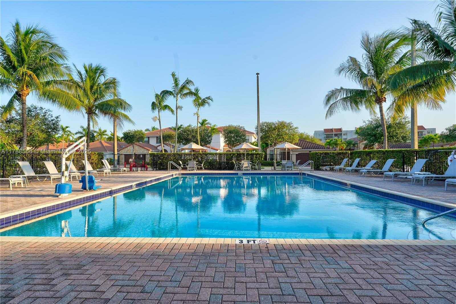 Small Image of 10371 NORTH WEST 10TH ST, Miami Number 63
