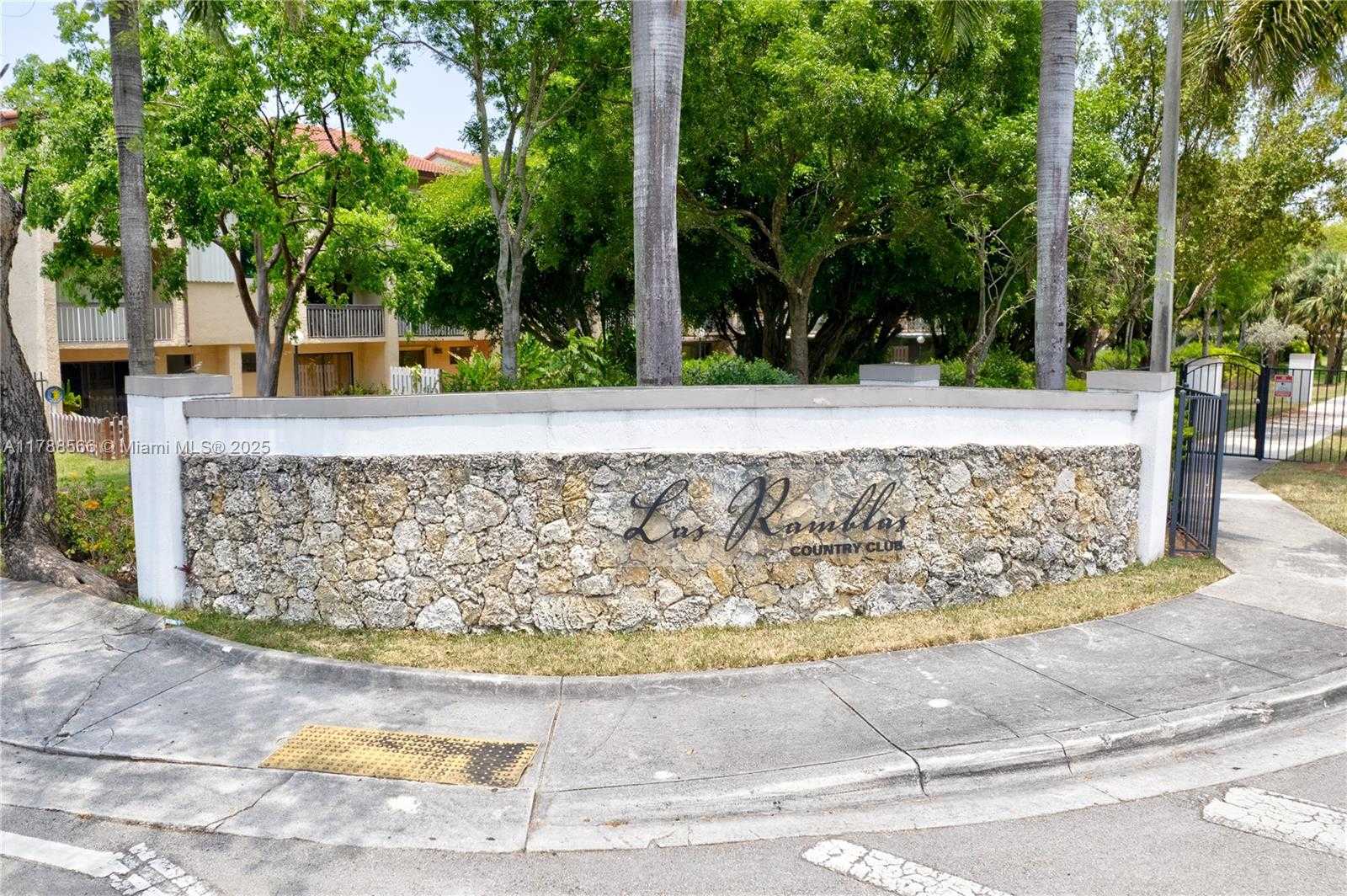 Small Image of 10371 NORTH WEST 10TH ST, Miami Number 65