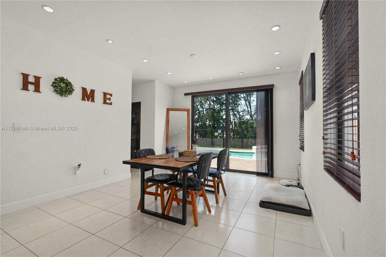 Small Image of 10371 NORTH WEST 10TH ST, Miami Number 8