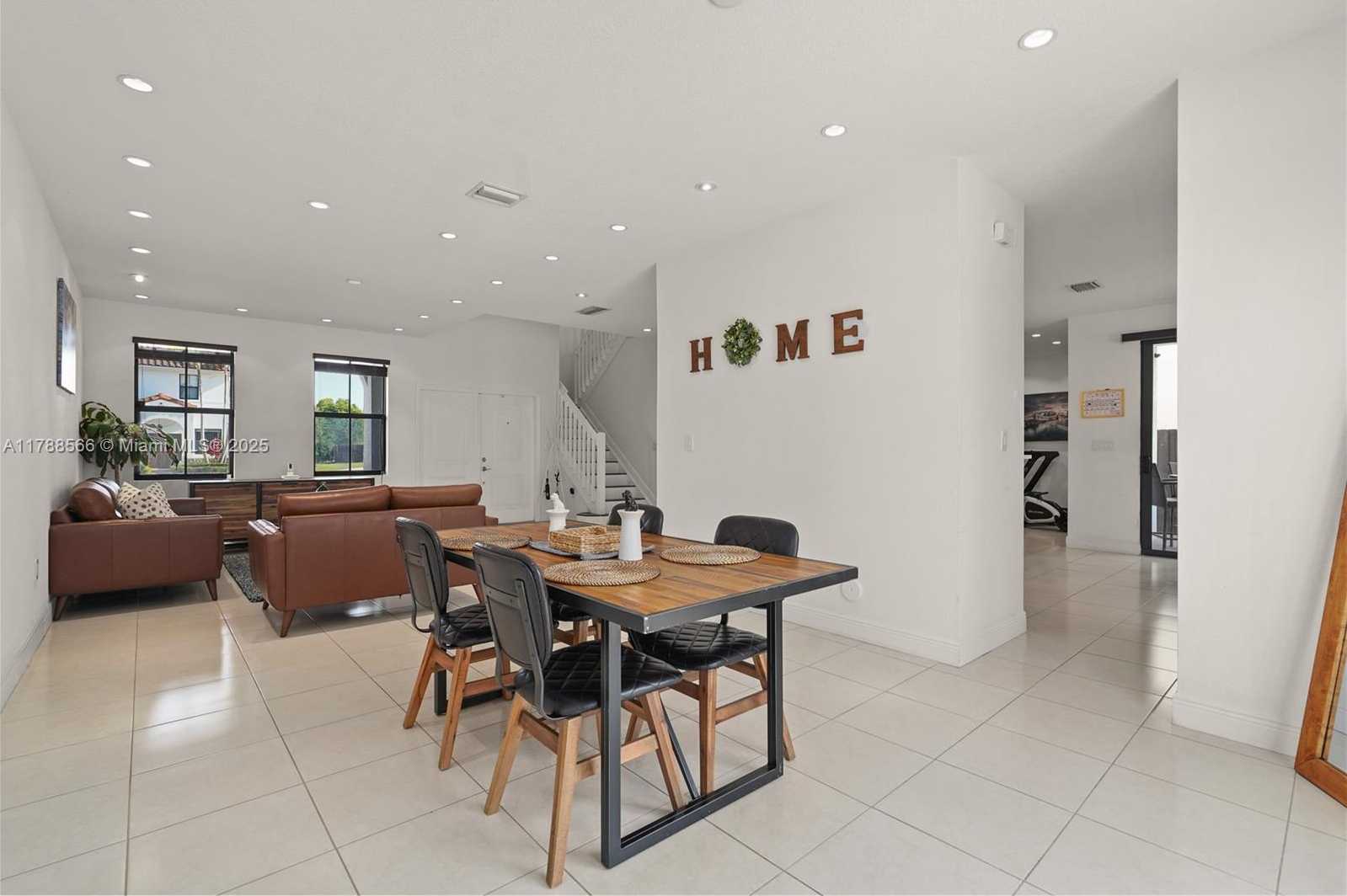 Small Image of 10371 NORTH WEST 10TH ST, Miami Number 9