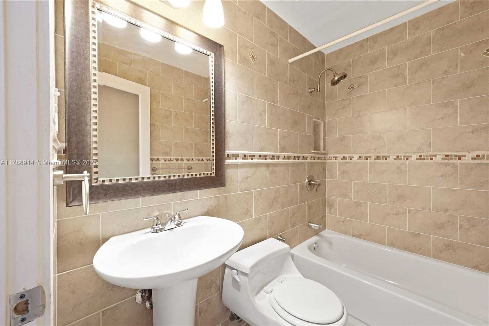 Small Image of 2680 NORTH EAST 22ND CT, Pompano Beach Number 12