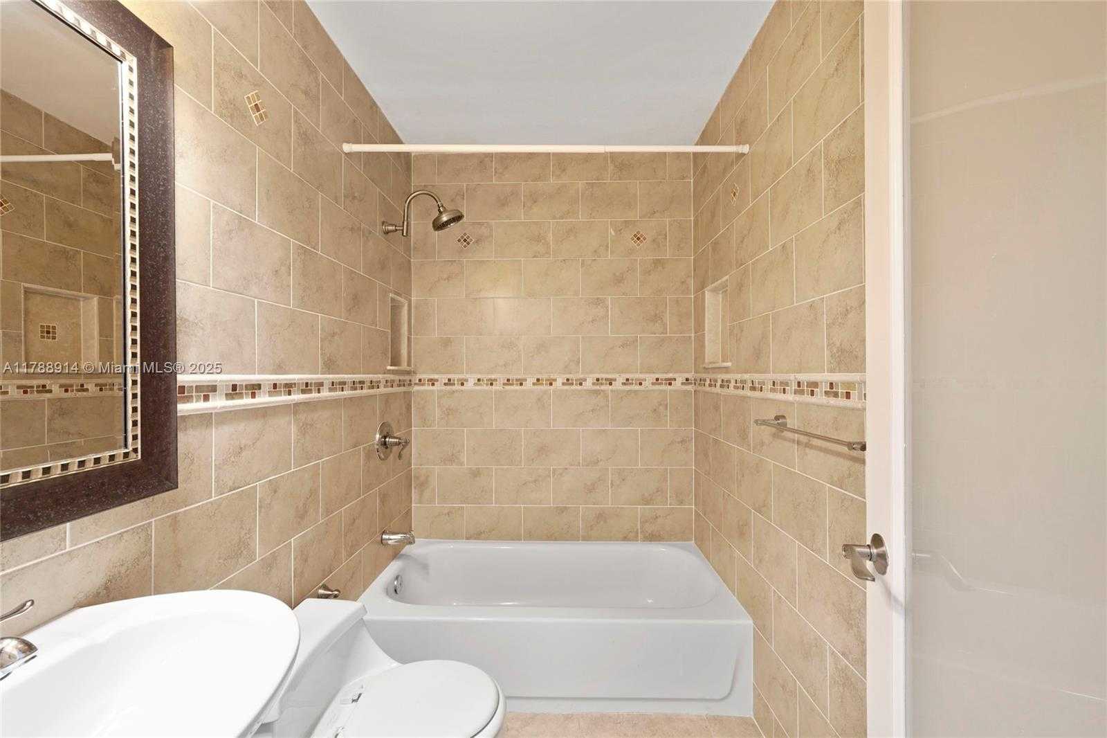 Small Image of 2680 NORTH EAST 22ND CT, Pompano Beach Number 13