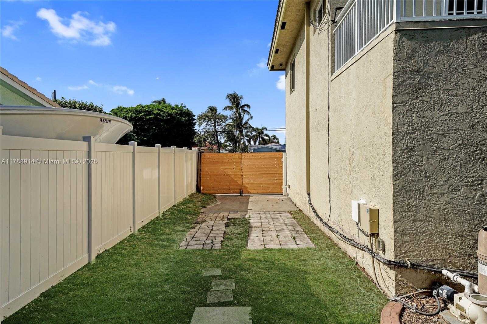 Small Image of 2680 NORTH EAST 22ND CT, Pompano Beach Number 30