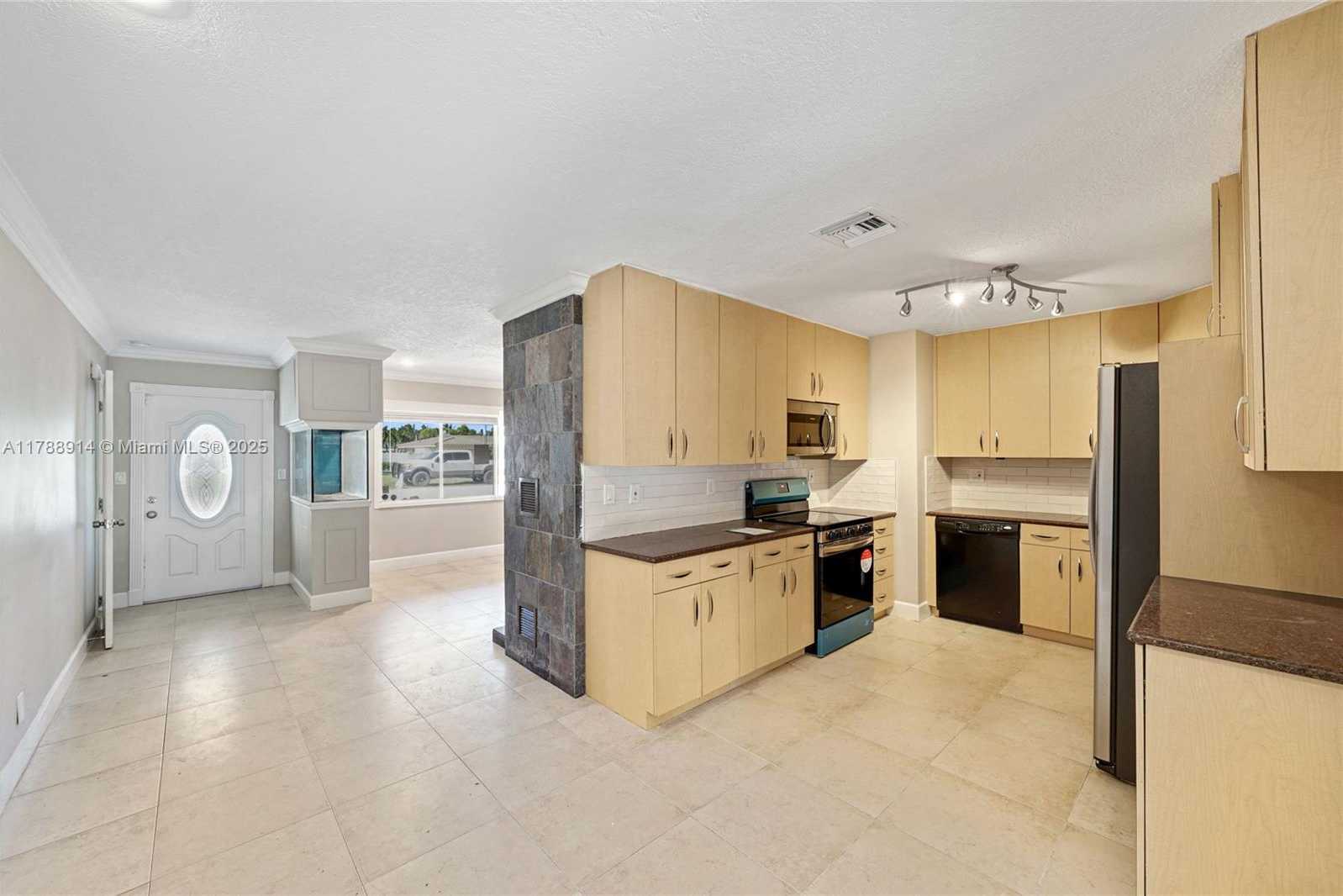 Small Image of 2680 NORTH EAST 22ND CT, Pompano Beach Number 8