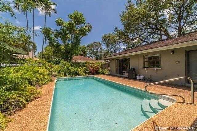 Small Image of 70 IVY RD, Hollywood Number 11