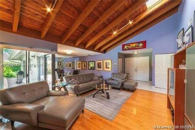 Small Image of 70 IVY RD, Hollywood Number 2