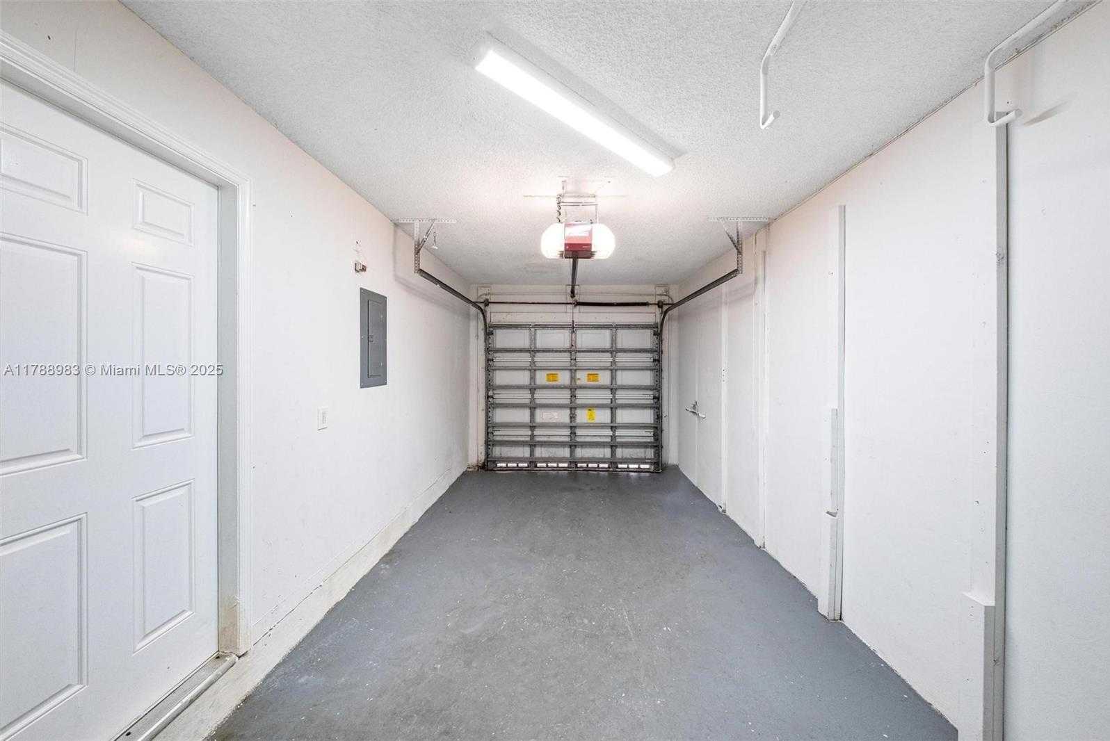 Small Image of 6231 ISLAND WAY, Margate Number 10