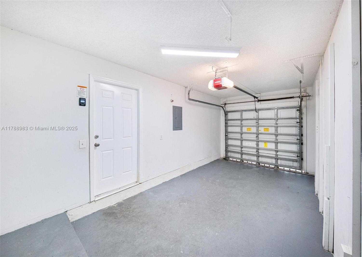 Small Image of 6231 ISLAND WAY, Margate Number 11