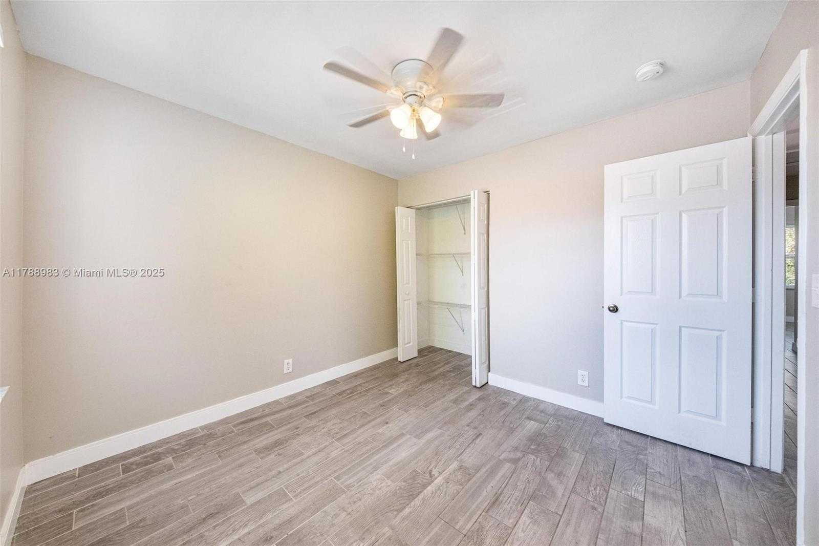 Small Image of 6231 ISLAND WAY, Margate Number 29