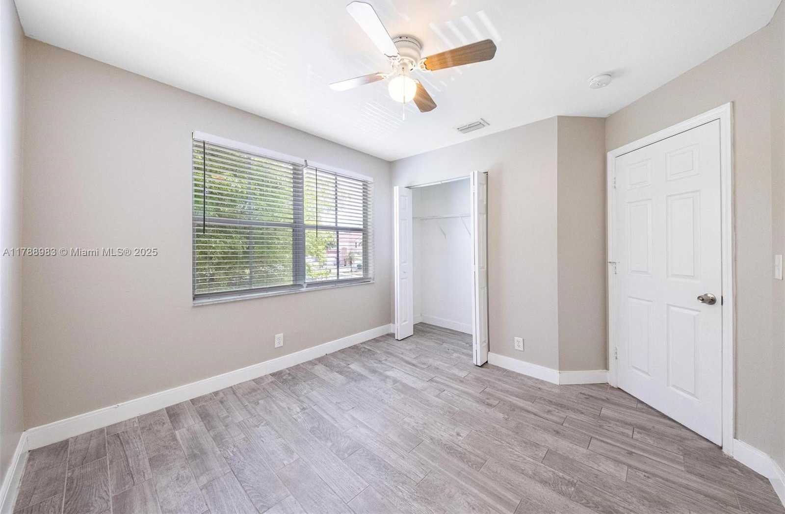Small Image of 6231 ISLAND WAY, Margate Number 30