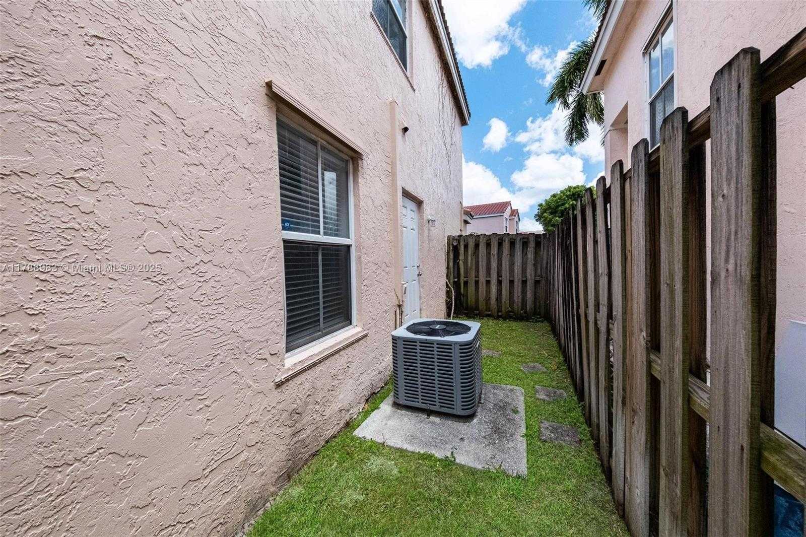 Small Image of 6231 ISLAND WAY, Margate Number 41