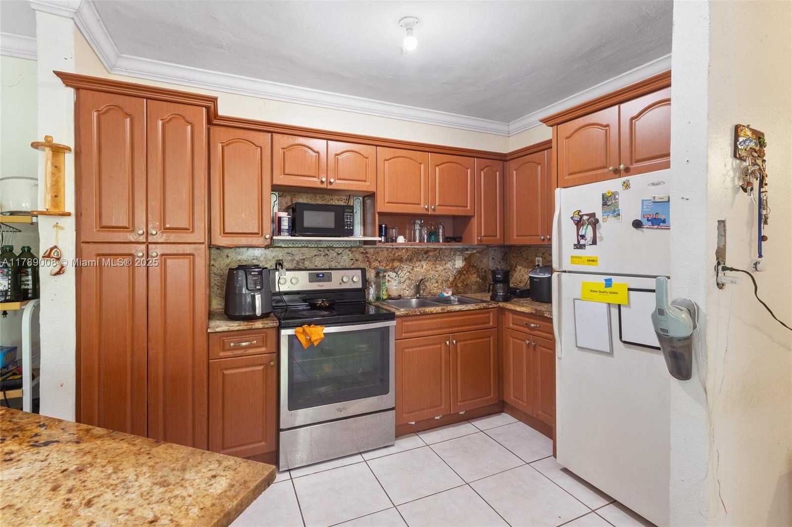 Small Image of 1679 NORTH EAST 181ST ST, North Miami Beach Number 10