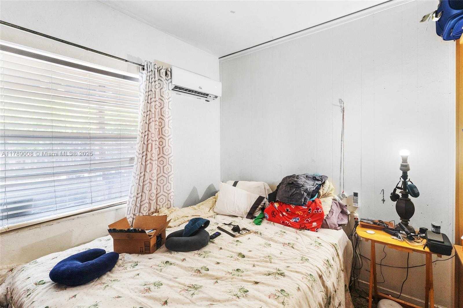 Small Image of 1679 NORTH EAST 181ST ST, North Miami Beach Number 11