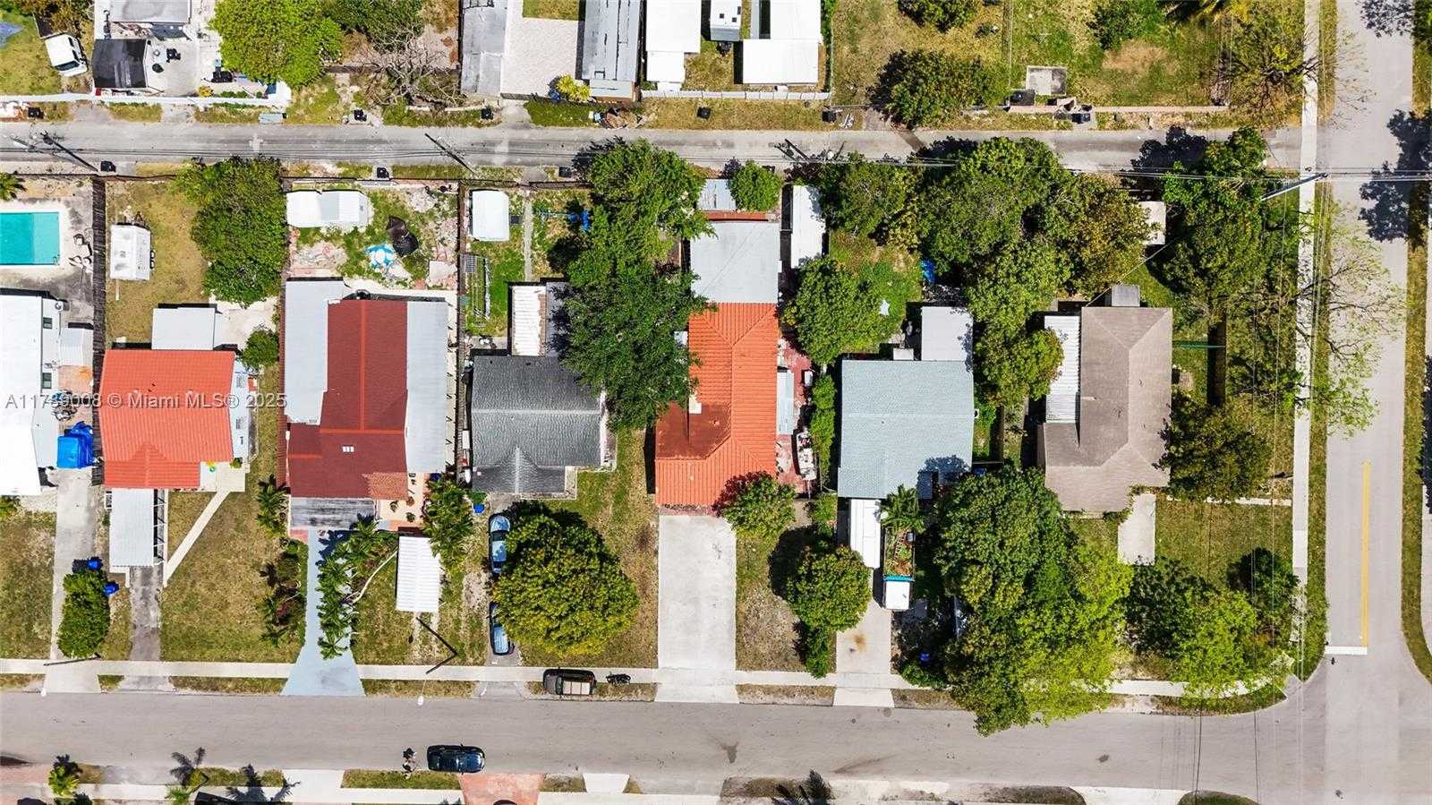 Small Image of 1679 NORTH EAST 181ST ST, North Miami Beach Number 4