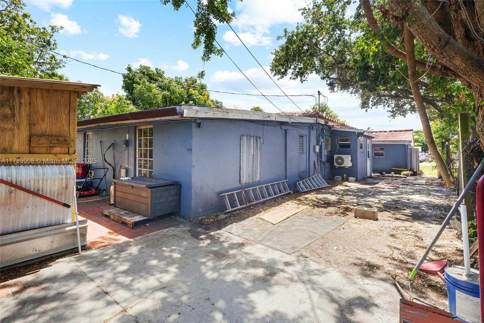 Small Image of 1679 NORTH EAST 181ST ST, North Miami Beach Number 7