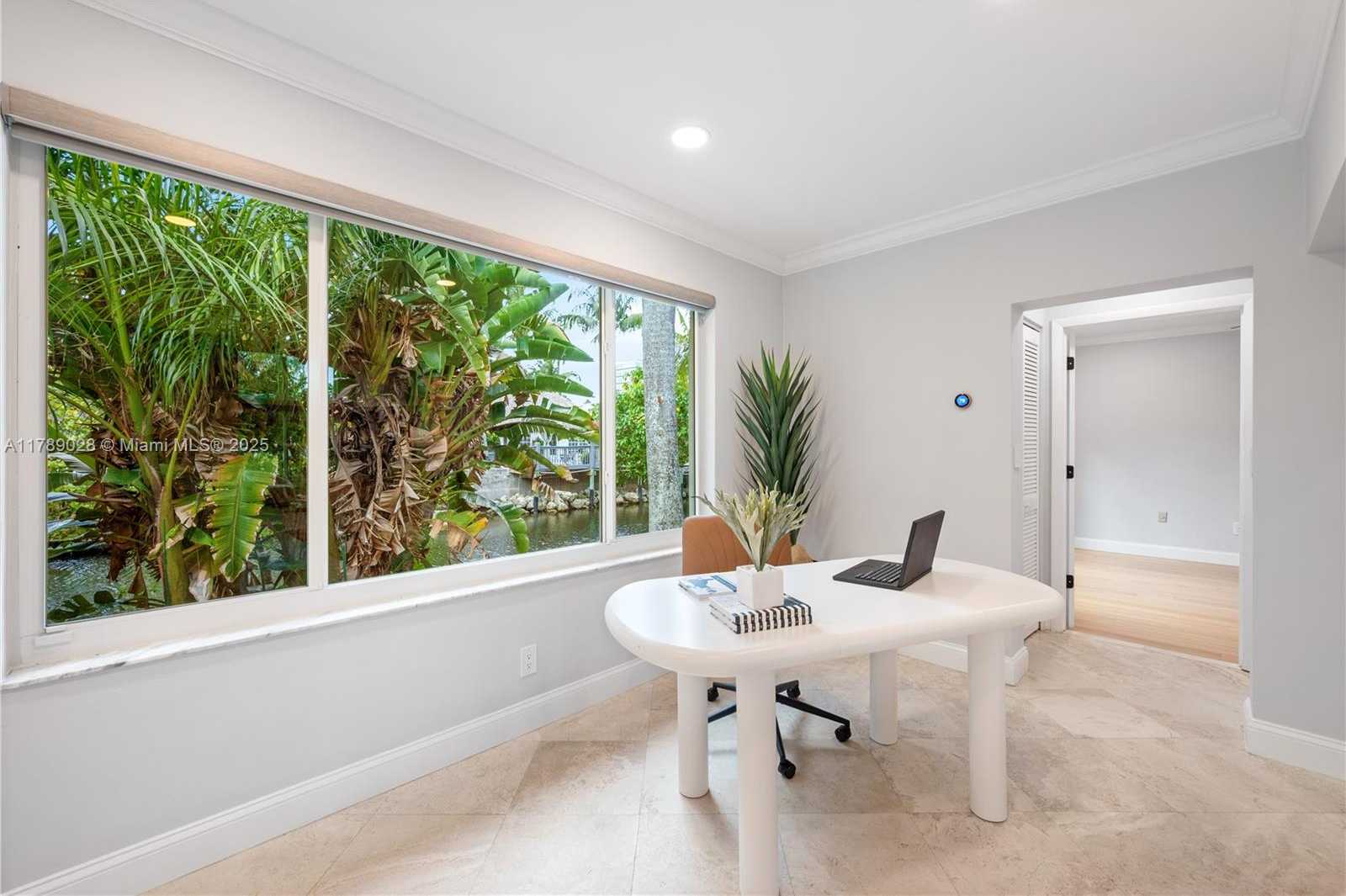 Small Image of 2555 NORTH EAST 200TH ST, Miami Number 10